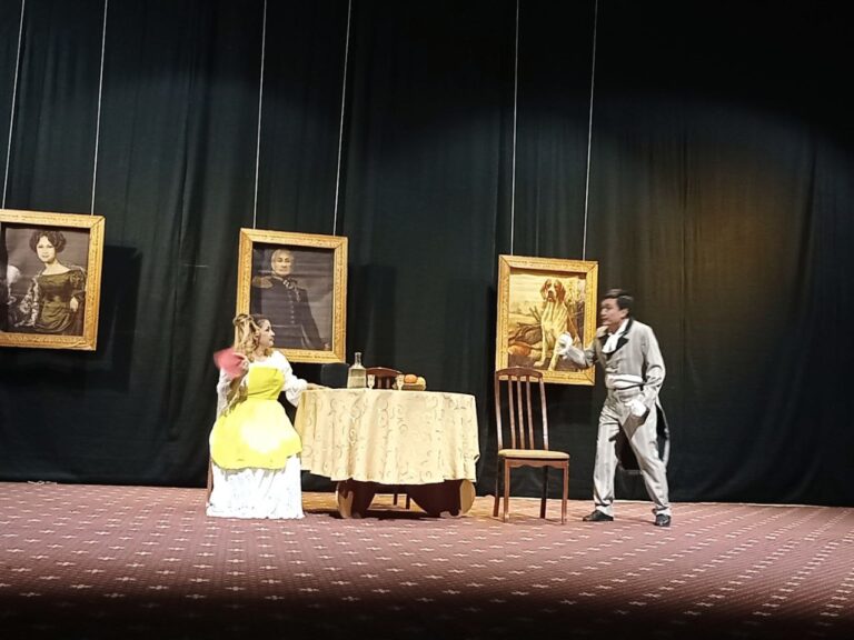 Namangan viloyat musiqali drama teatri jizzaxda