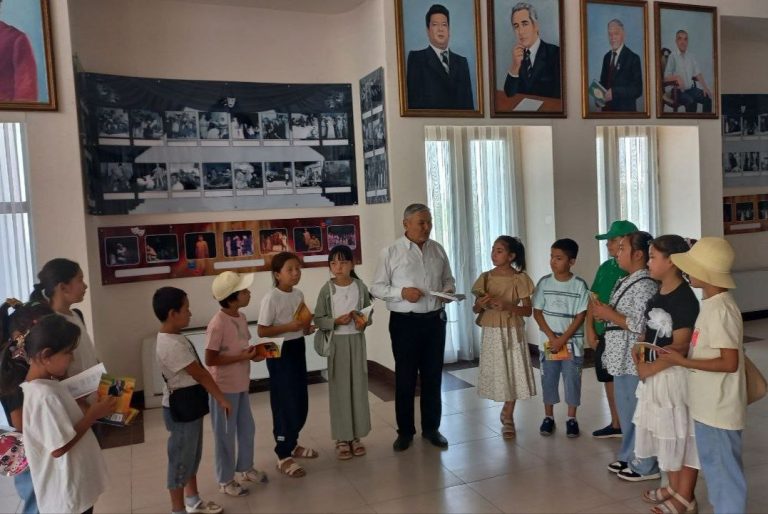 O’quvchi yoshlar bilan sahna ortiga sayohat tashkil etildi