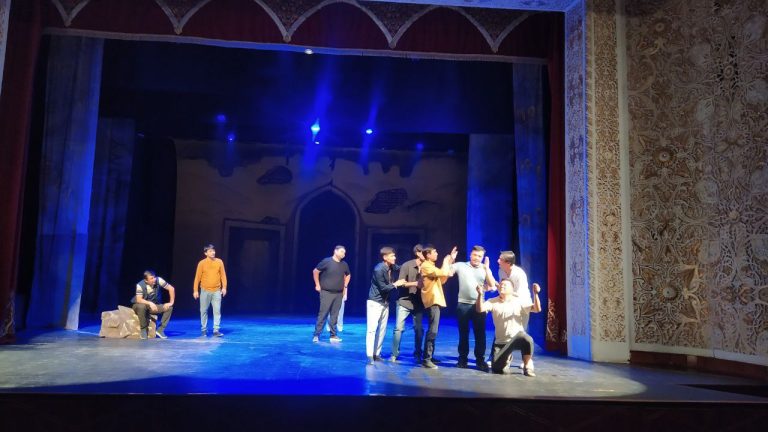 Jizzax viloyat musiqali drama etatri sahnasida «To’da»