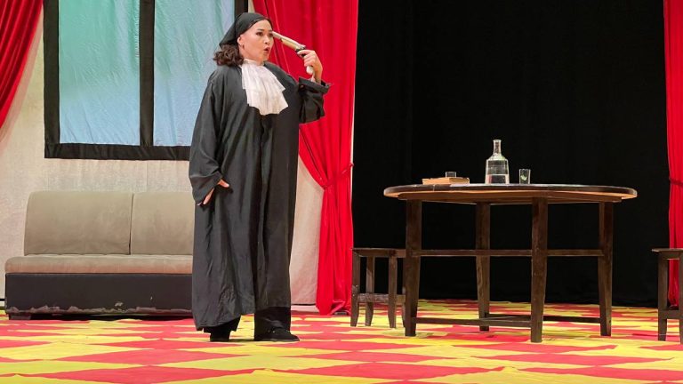 Jizzax Pedagogika universiteti xodimlari va ularning oila a’zolari uchun «Bexato otilgan o’q» spektakli namoyish etildi.